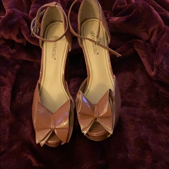 Shoes - Picture 4 of 5